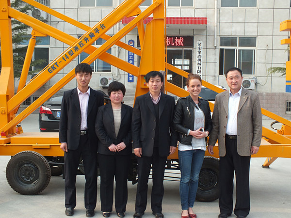 ���ǵĿͻ���ֻ�ڹ����ϣ�